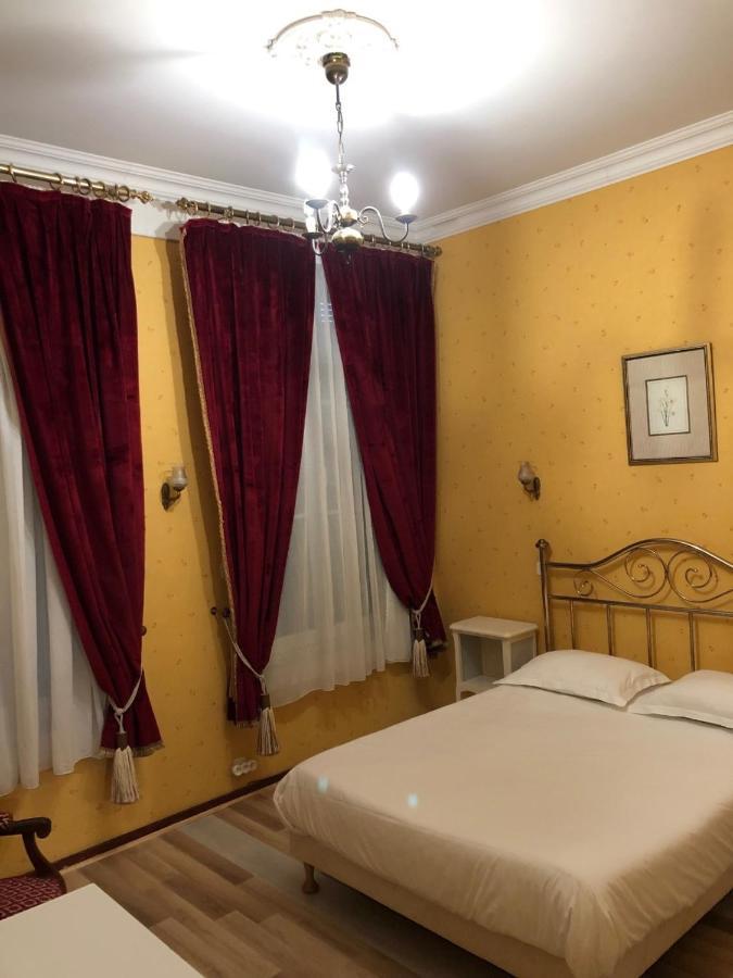 Hotel Emilie ロワイヤン エクステリア 写真