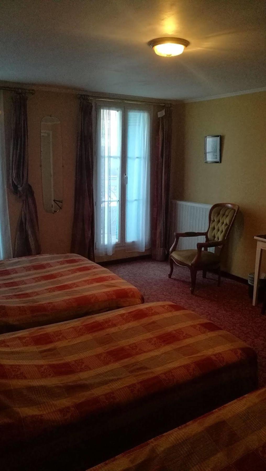 Hotel Emilie ロワイヤン エクステリア 写真